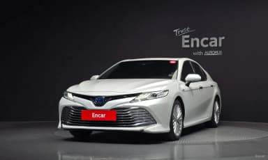 Camry (XV70)
