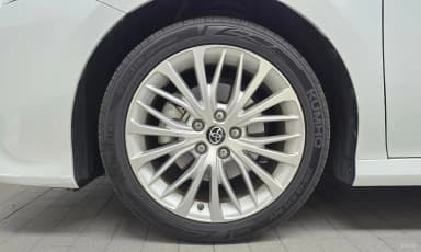 Camry (XV70)