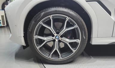 X6 (G06)