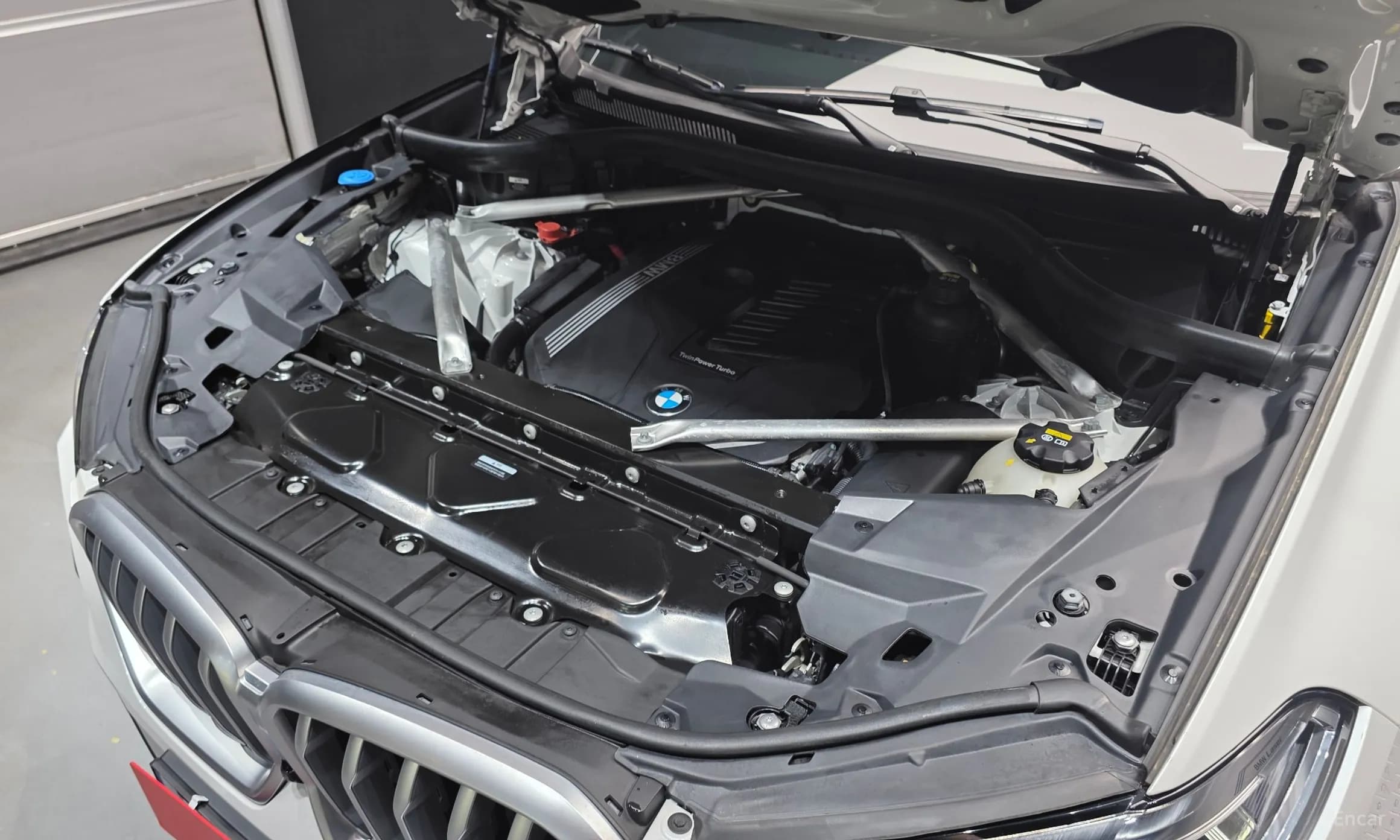 X6 (G06)