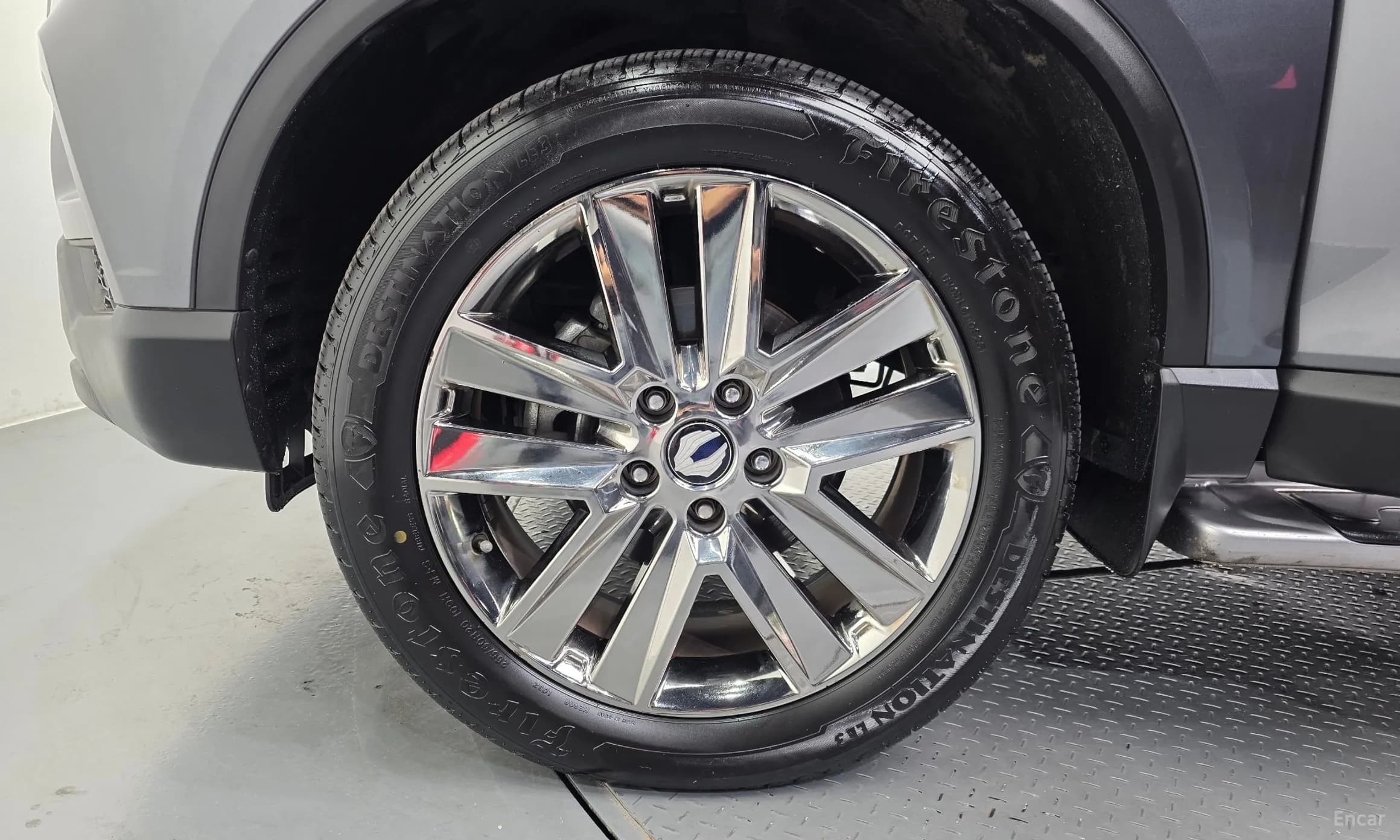 Rexton Sports Khan