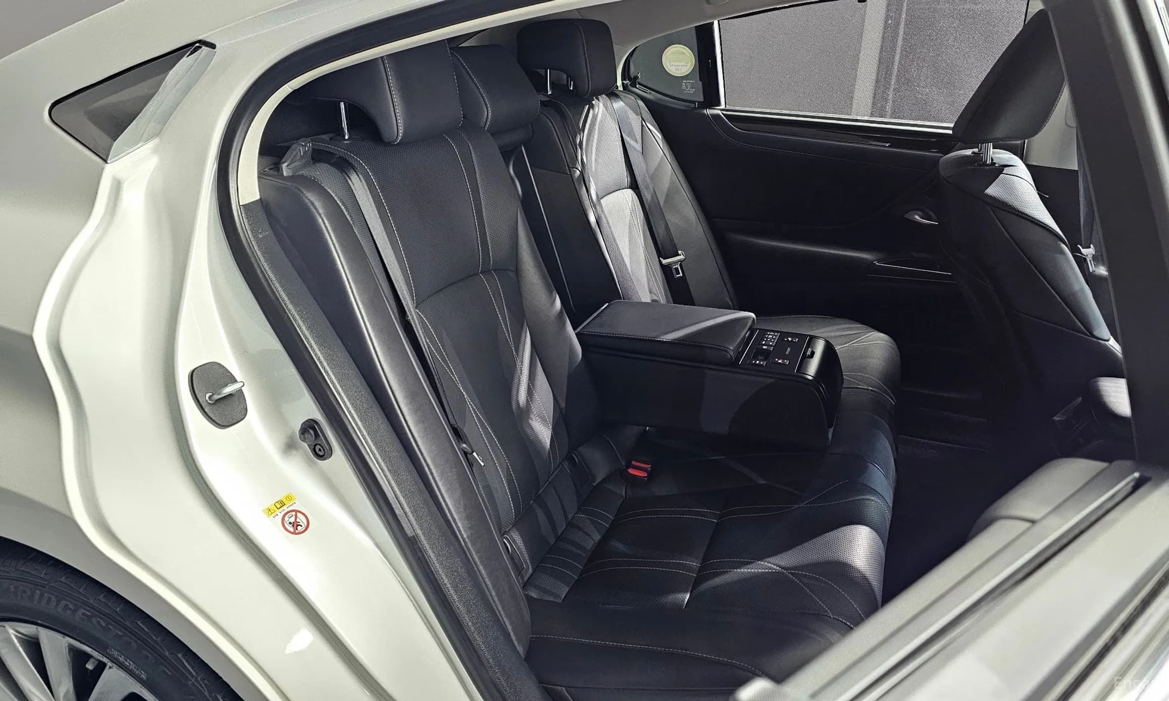ES300h 7th Generation