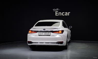 ES300h 7th Generation