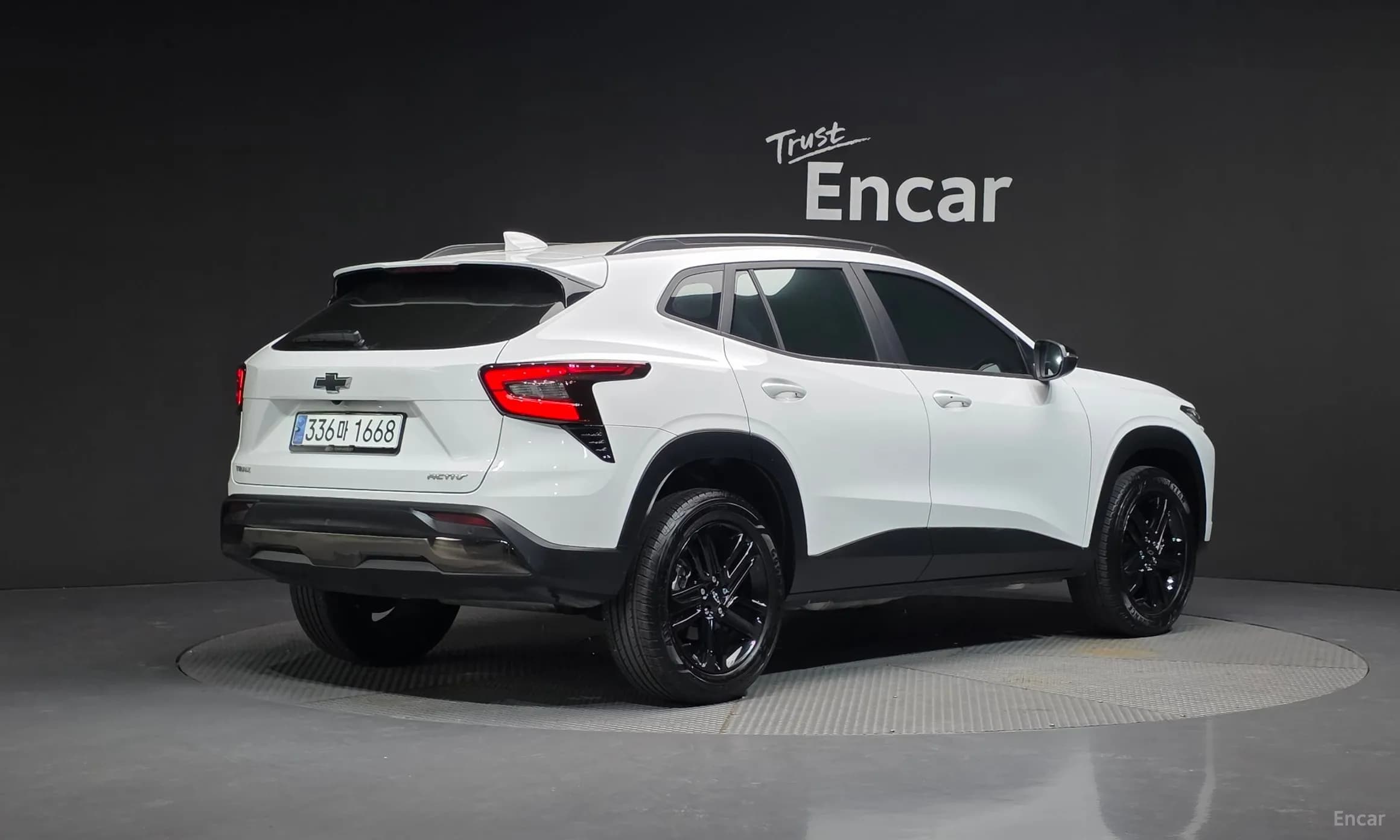 Trax Crossover