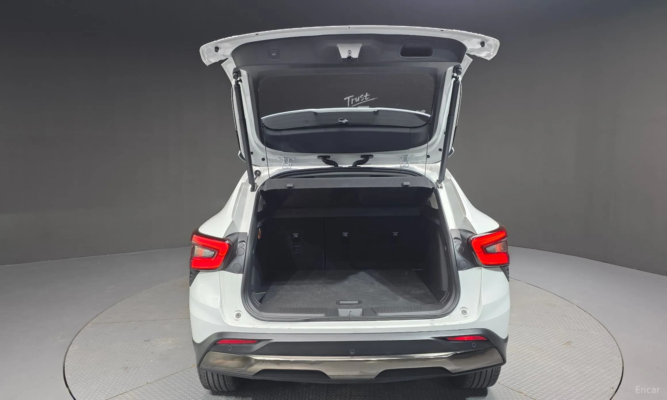 Trax Crossover