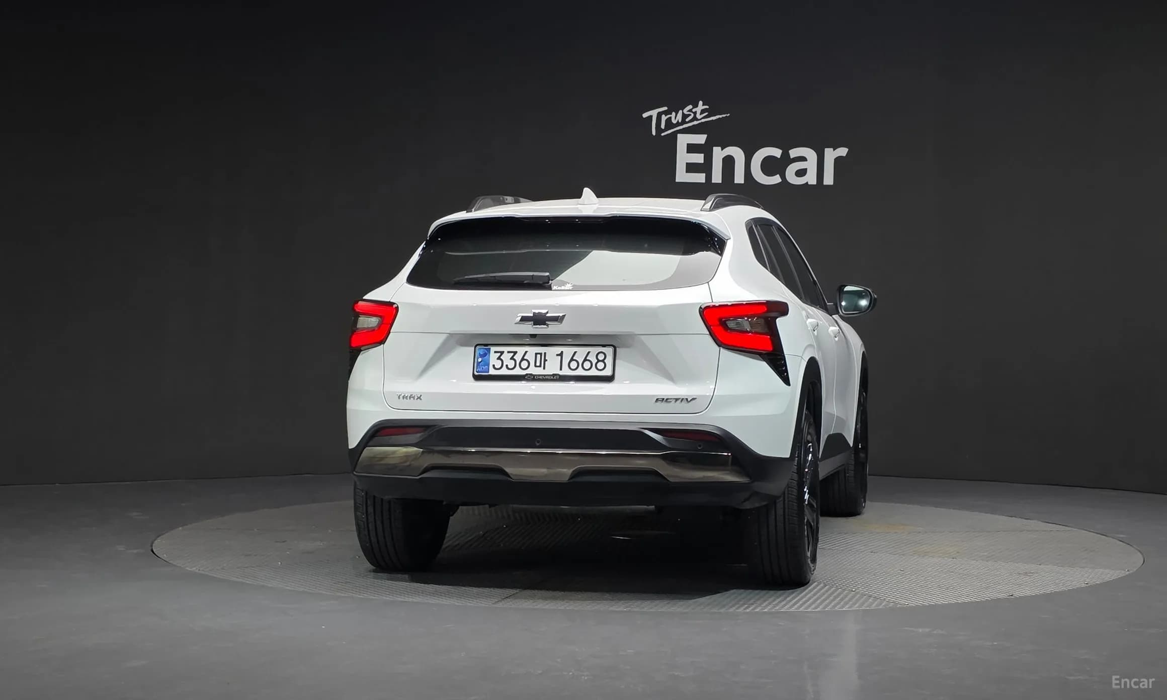 Trax Crossover