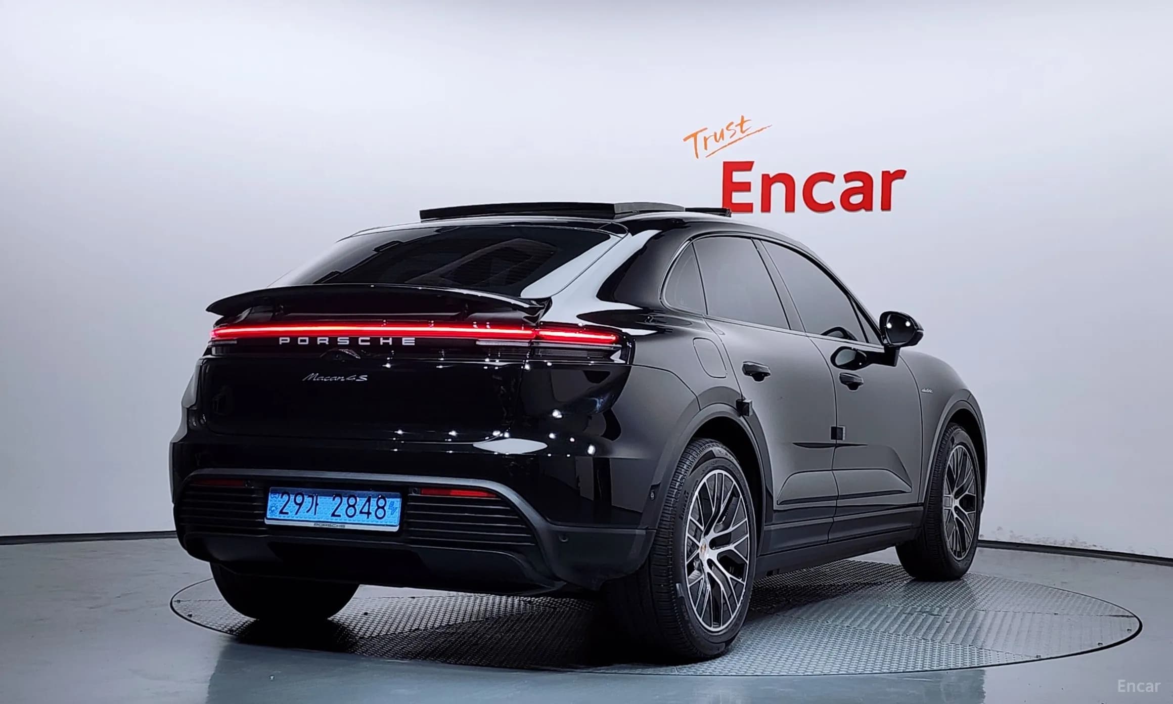 Macan EV