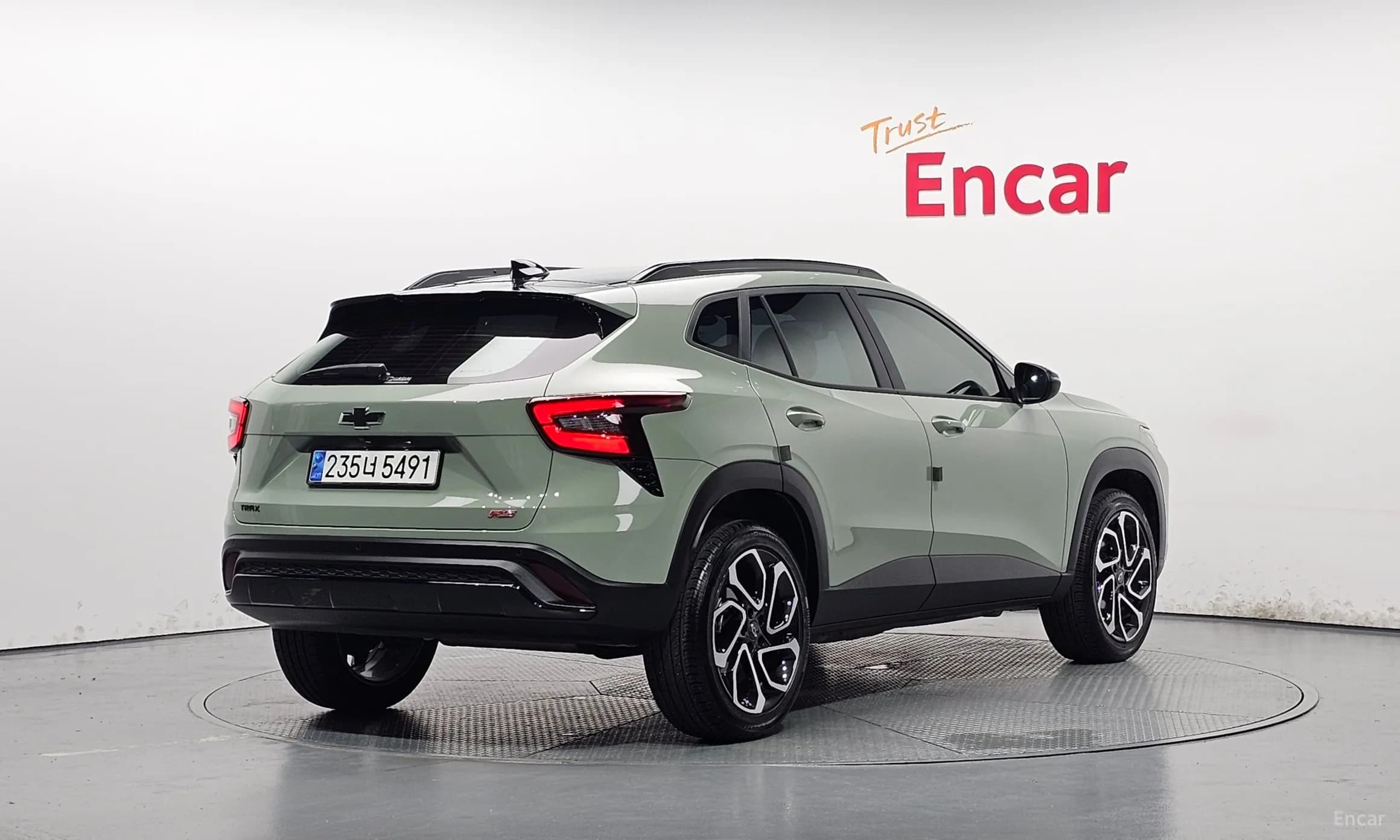 Trax Crossover
