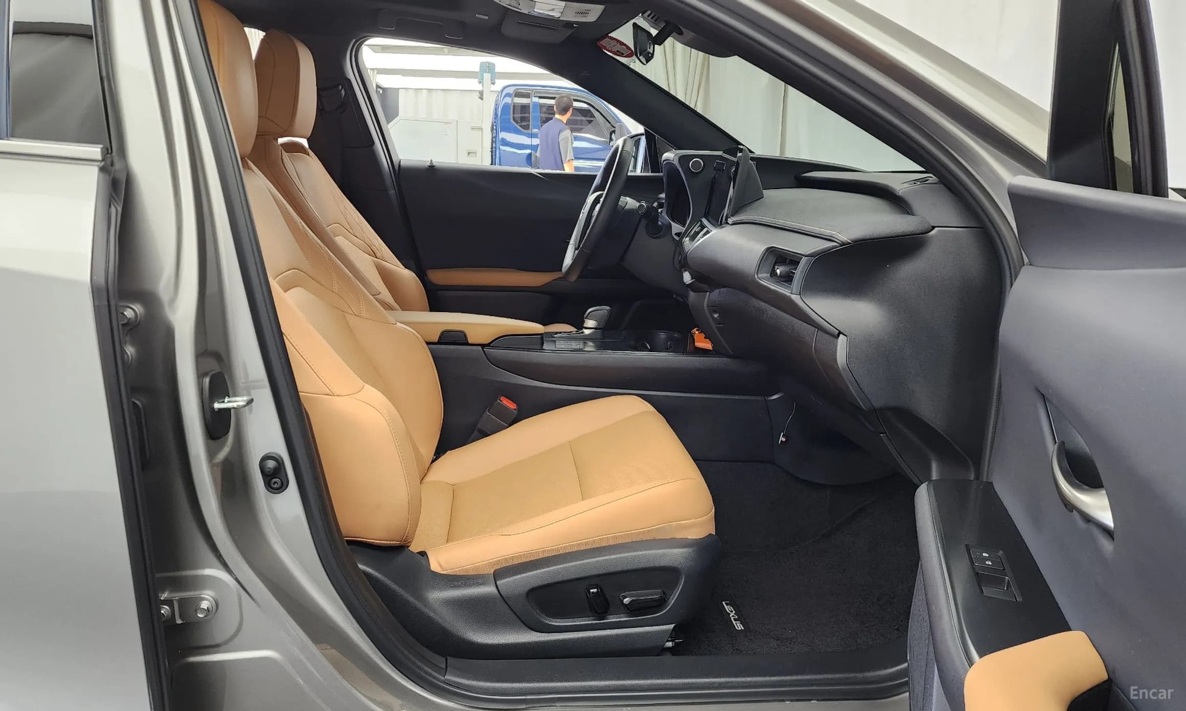 UX300h
