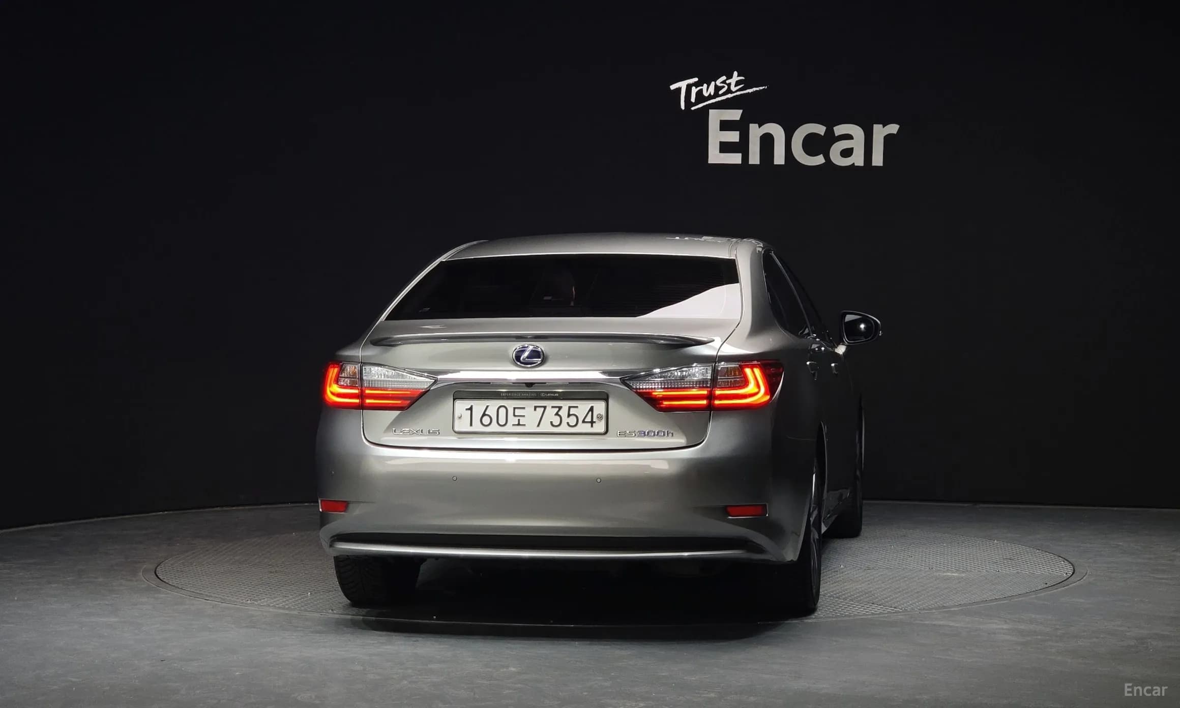 New ES300h