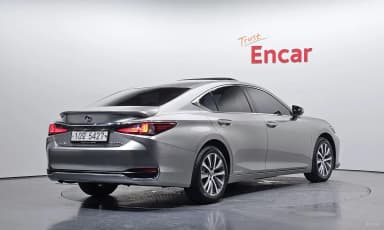 ES300h 7th Generation