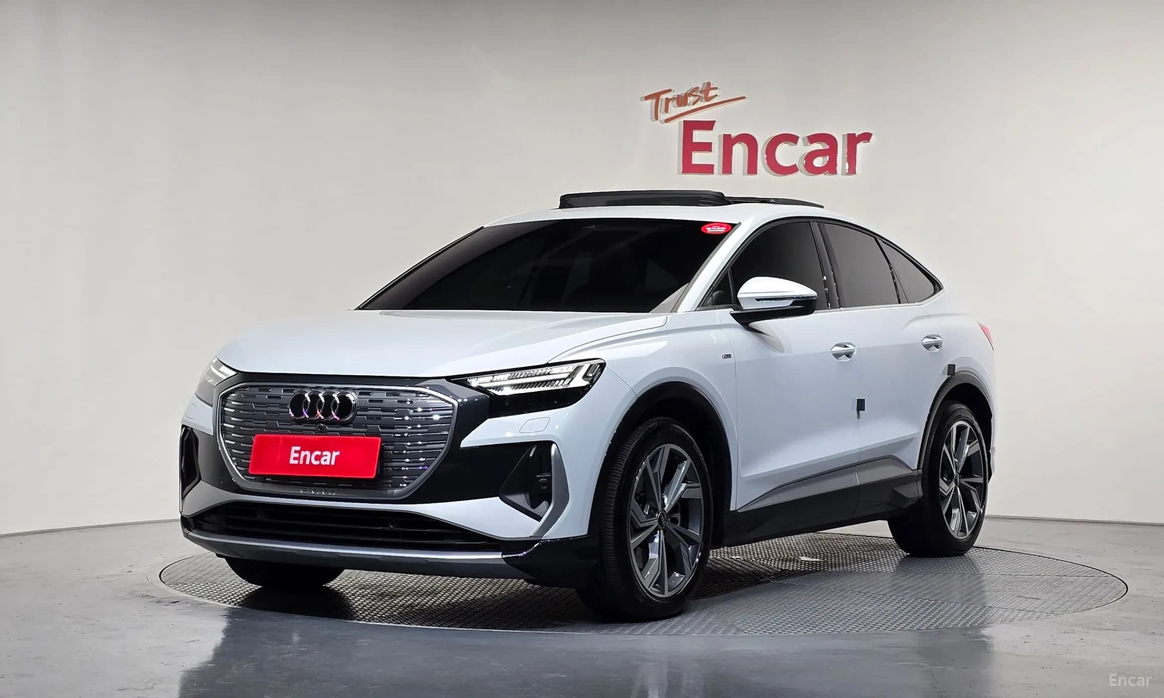Q4 e-tron (F4)