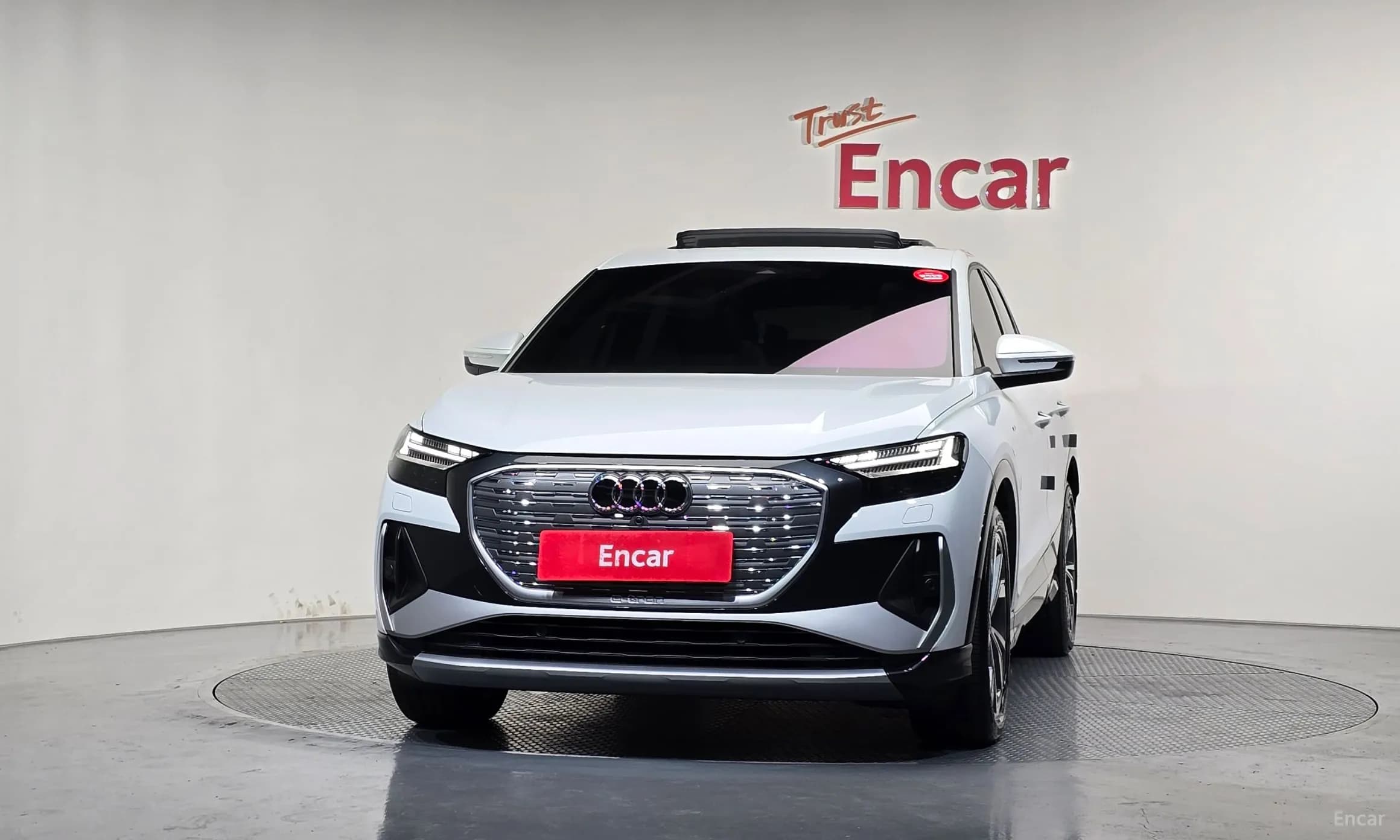 Q4 e-tron (F4)