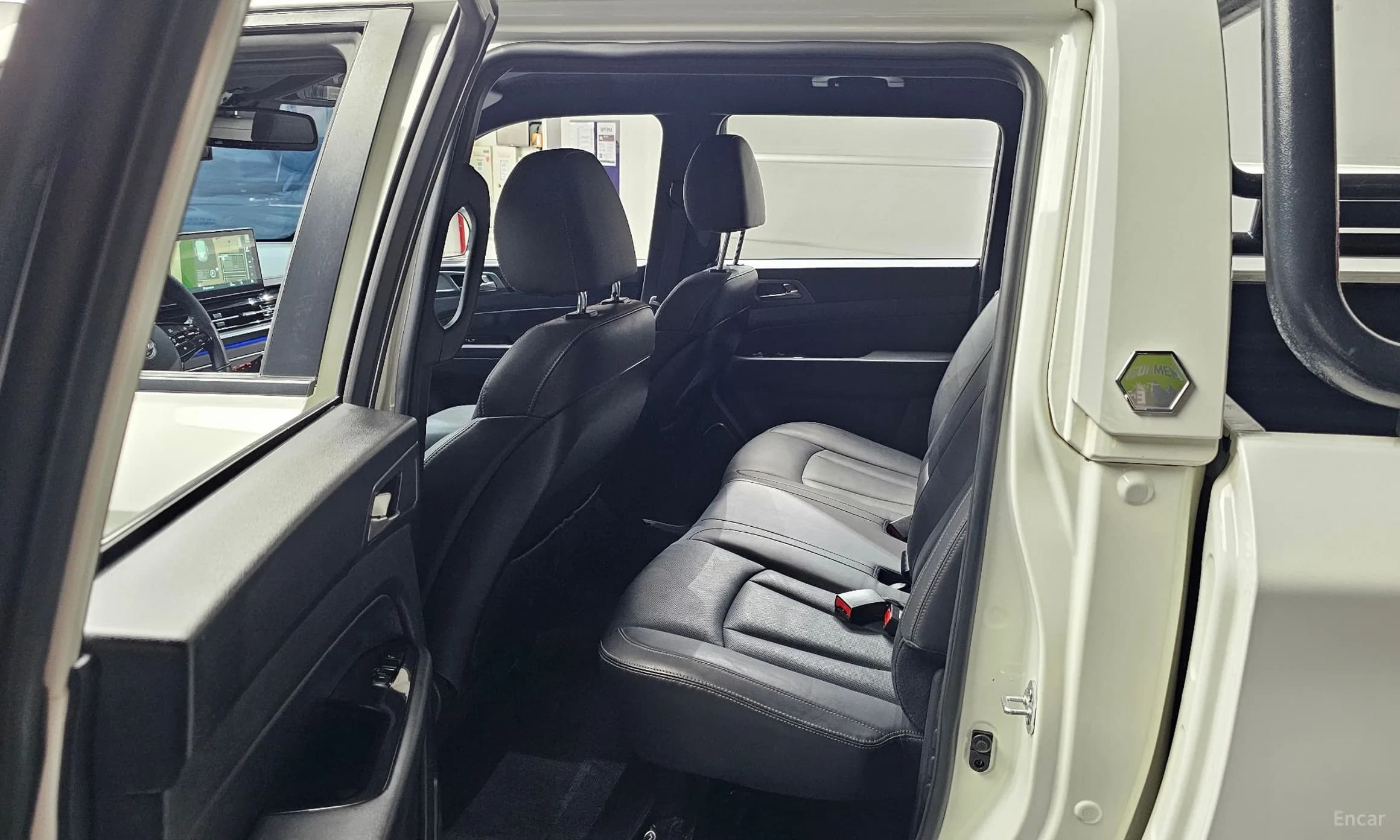 Rexton Sports Khan