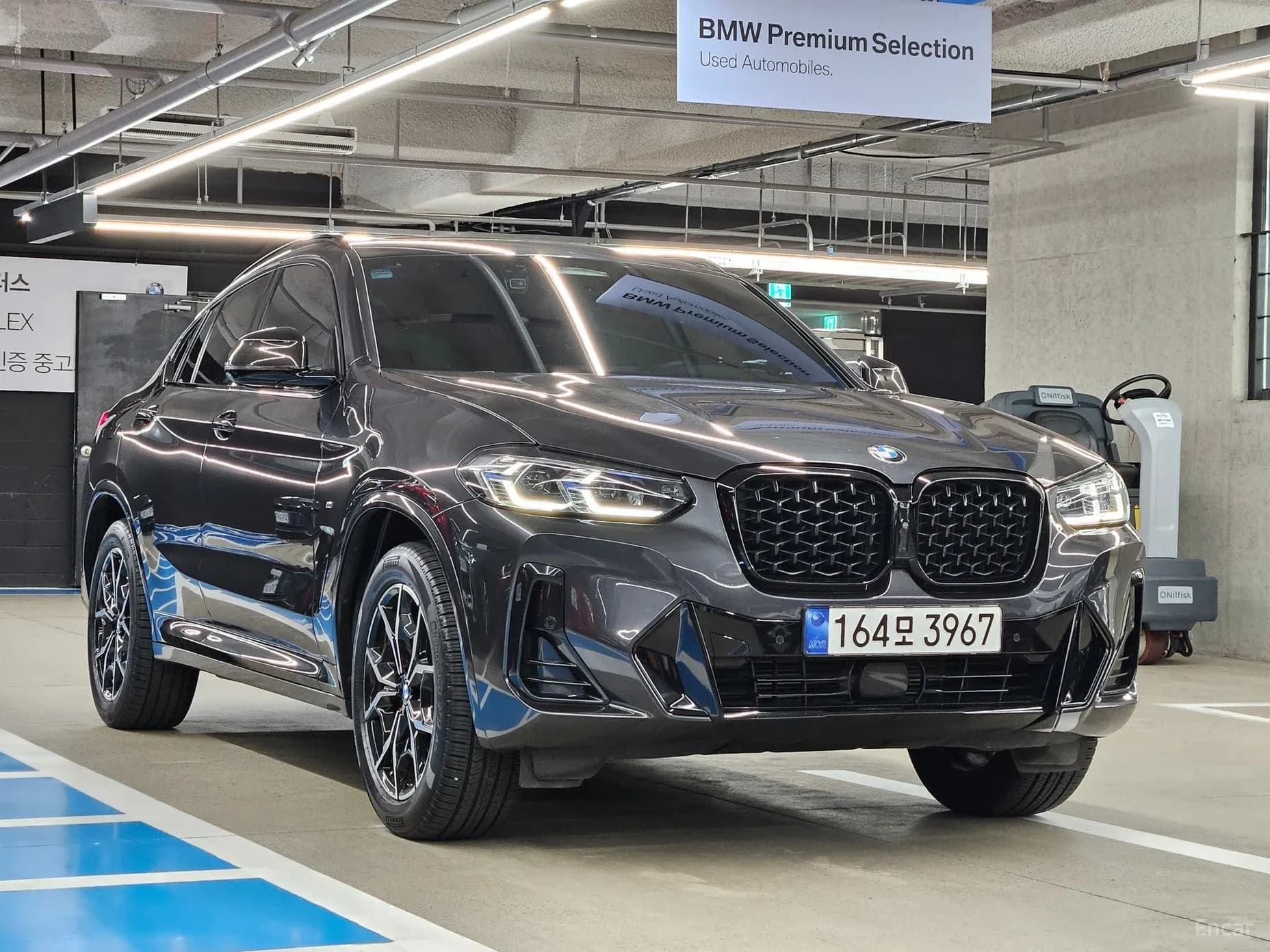 X4 (G02)