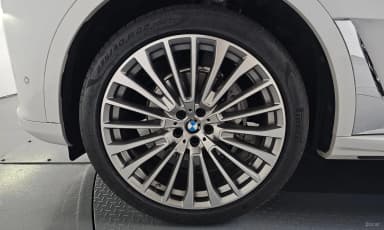 X7 (G07)