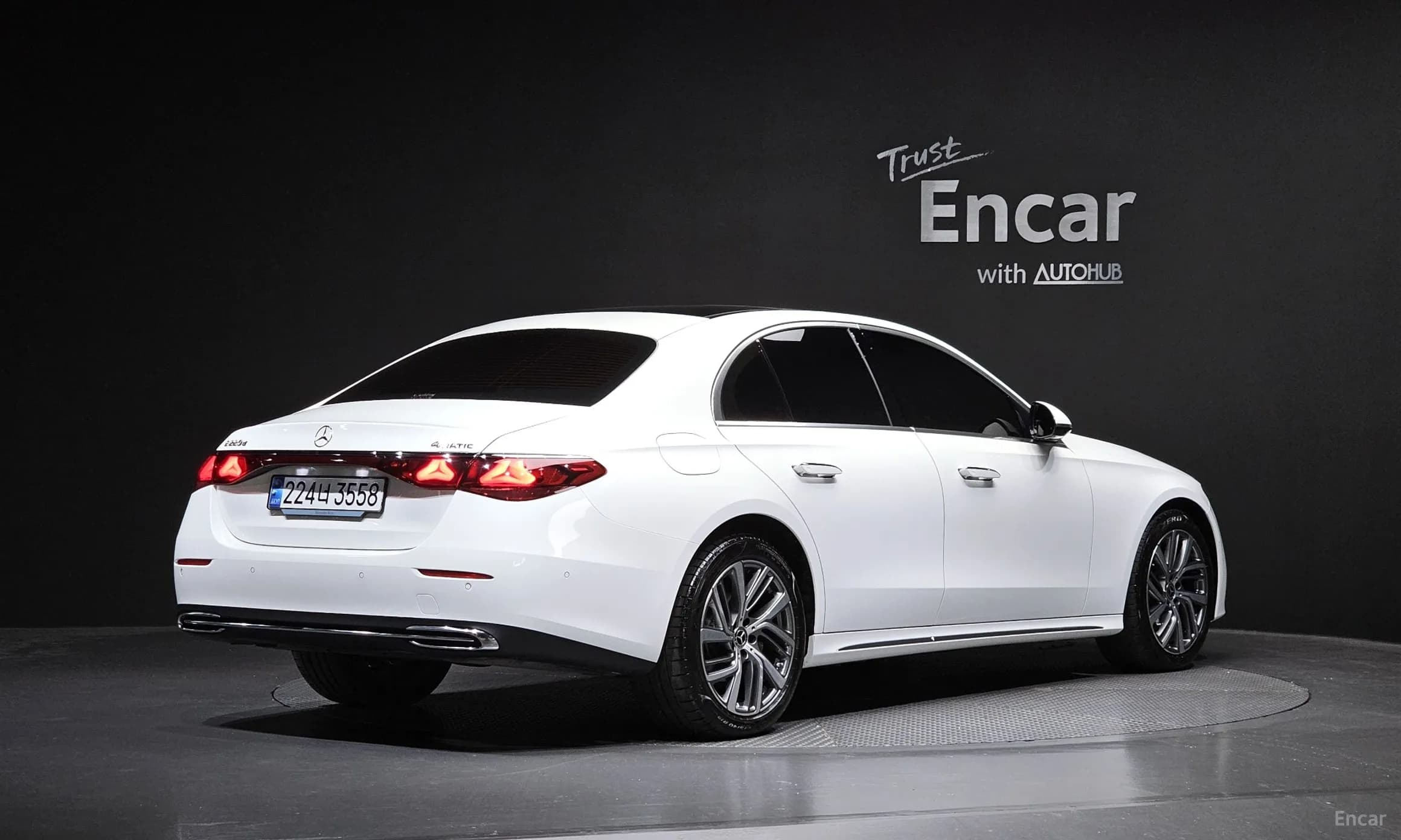E-Class W214