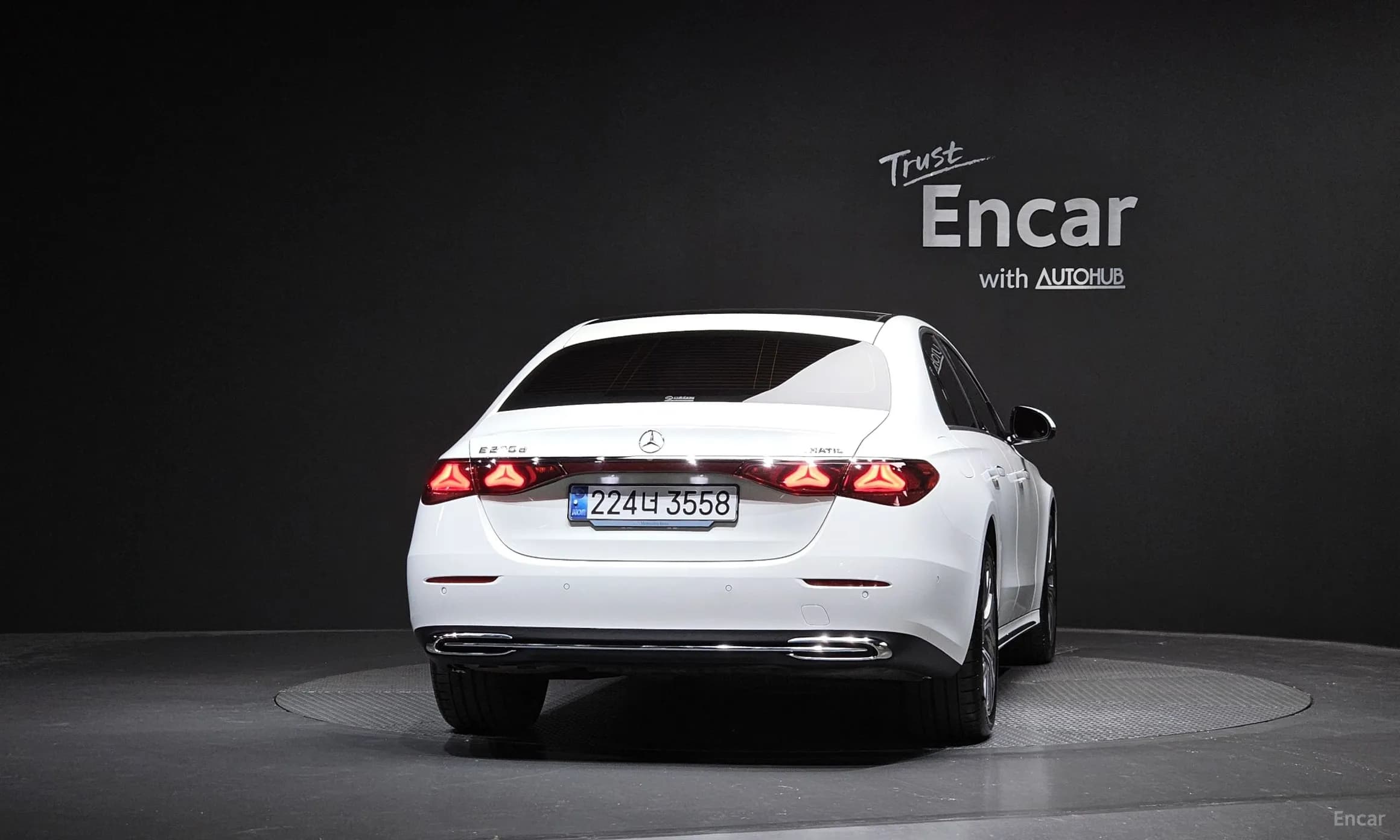 E-Class W214