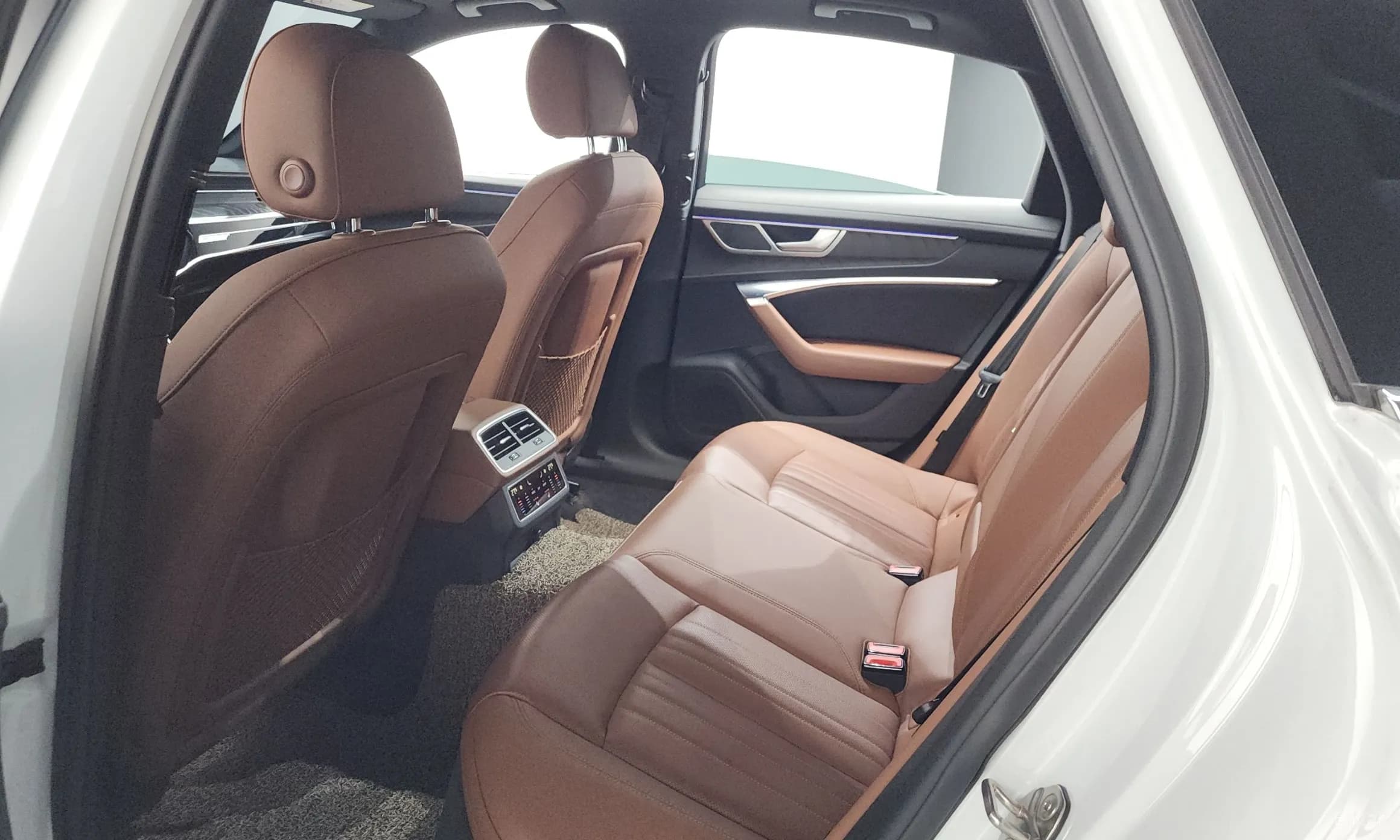 A6 (C8)