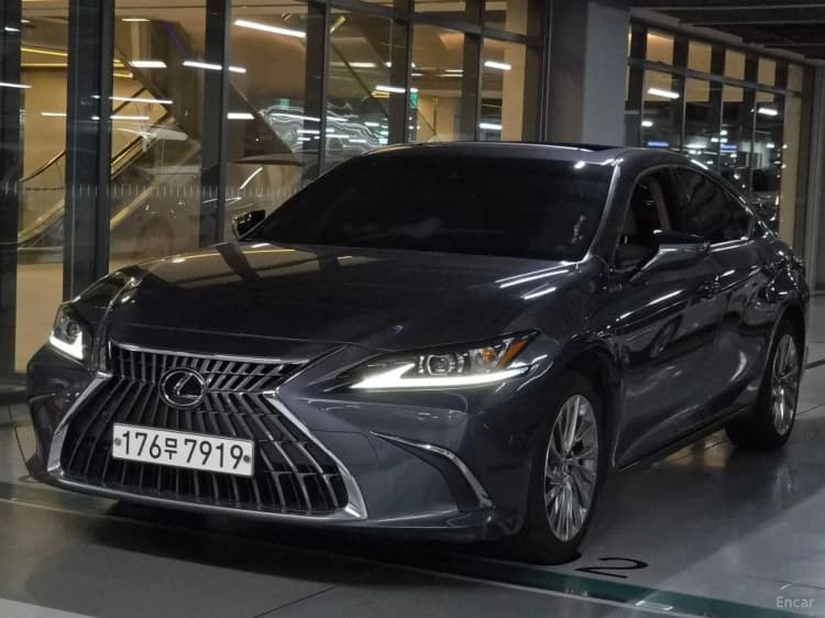 ES300h 7th Generation