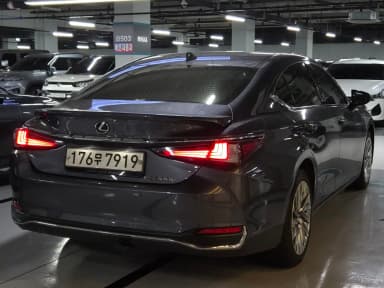 ES300h 7th Generation