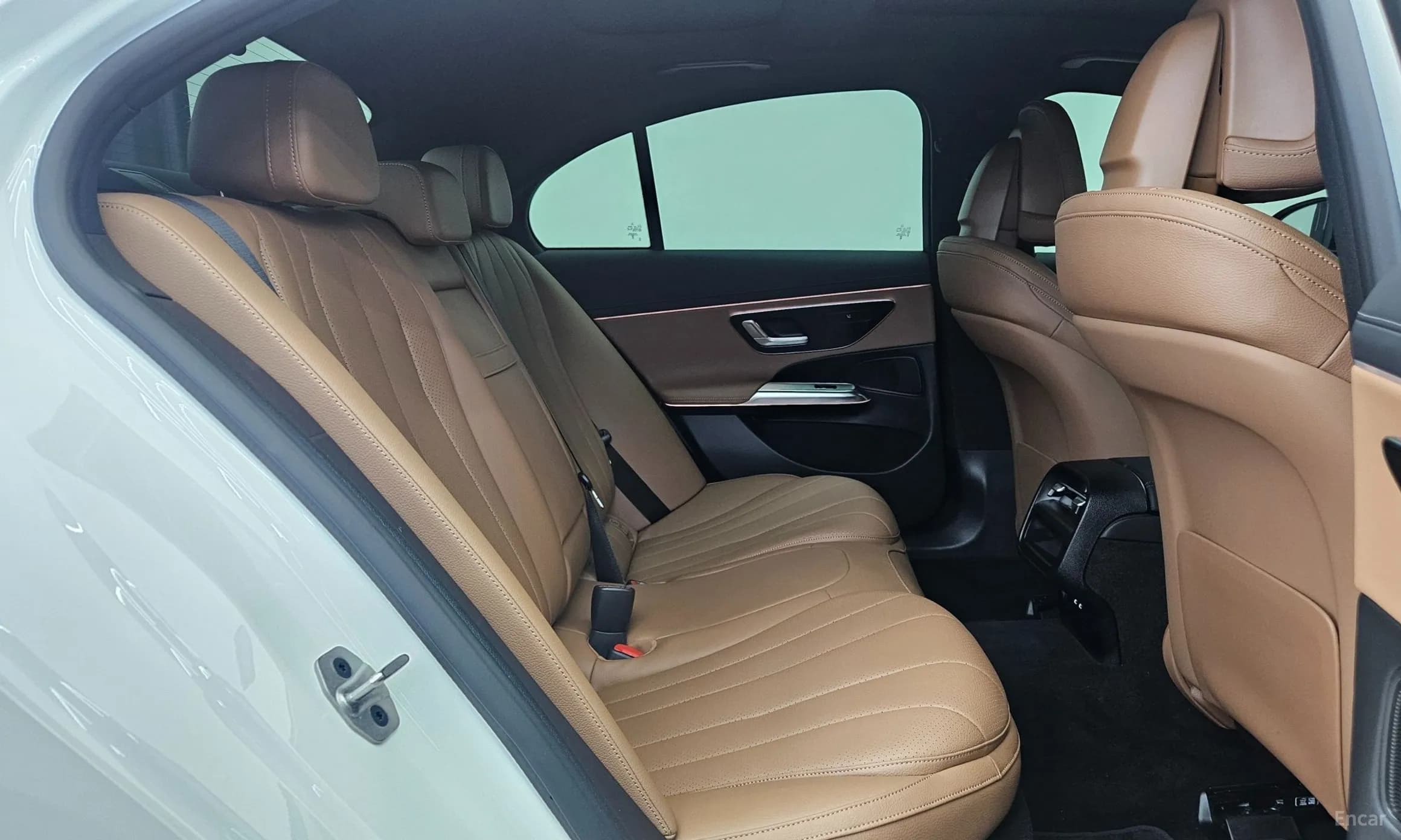 E-Class W214