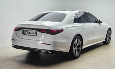 E-Class W214