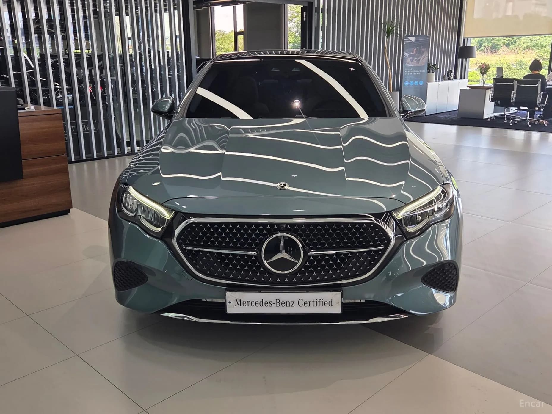 E-Class W214
