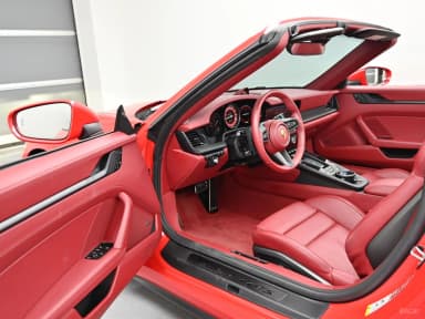 911 (992)