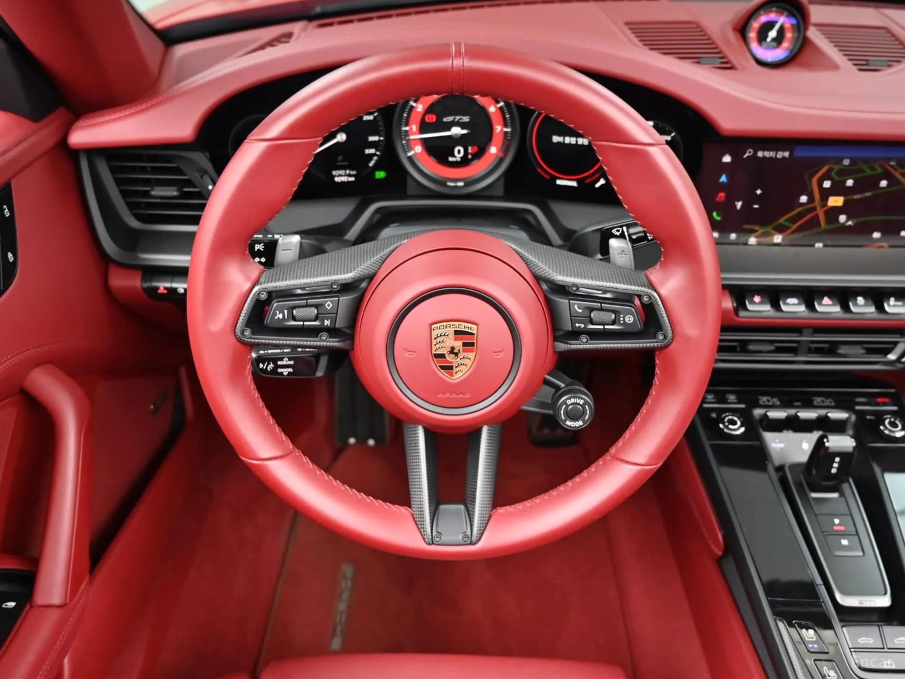 911 (992)
