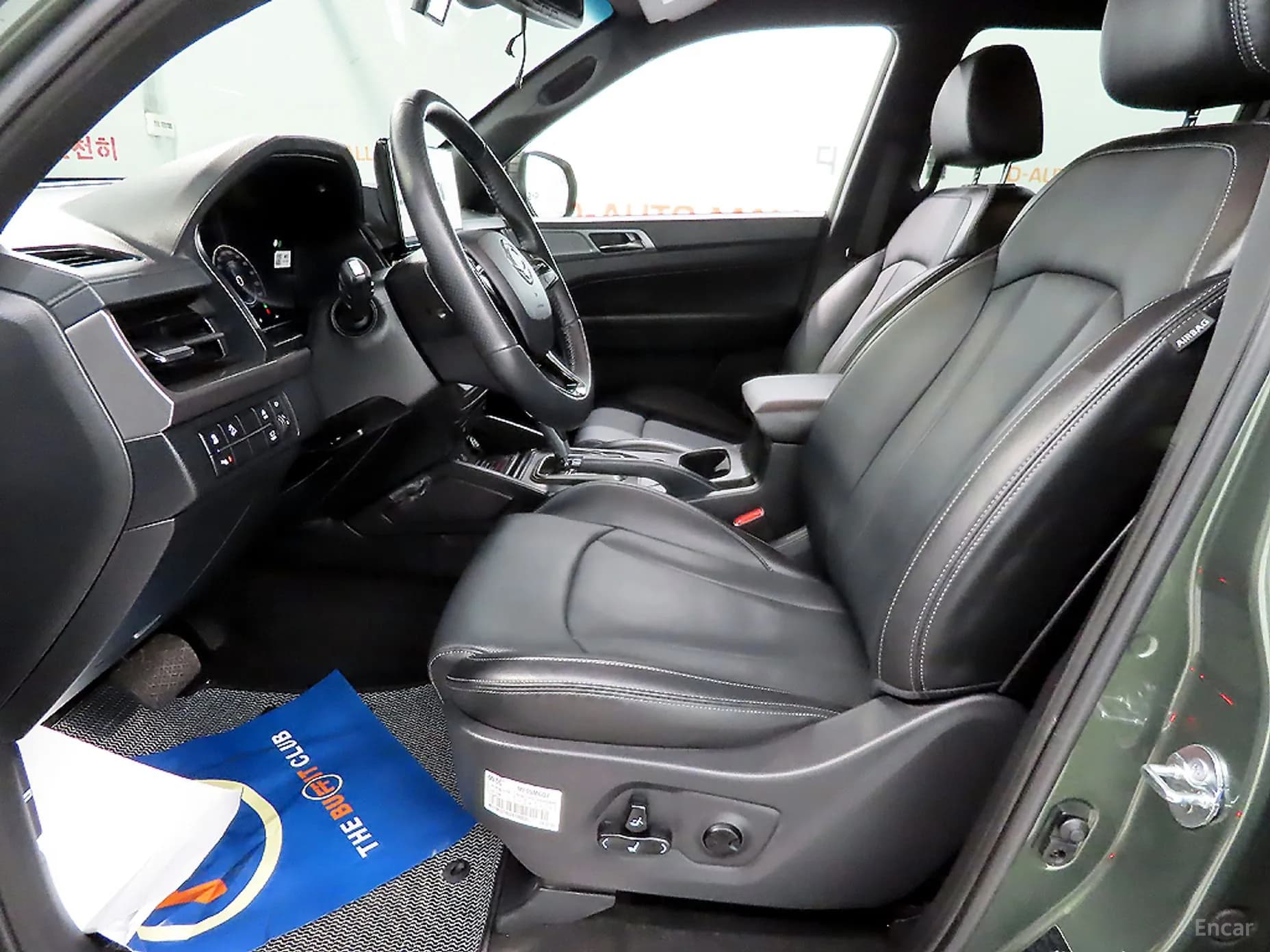 Rexton Sports Khan