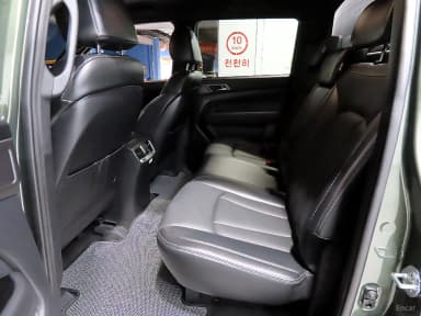 Rexton Sports Khan