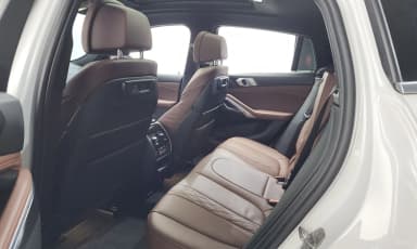 X6 (G06)