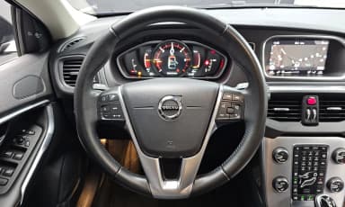 V40 Cross Country