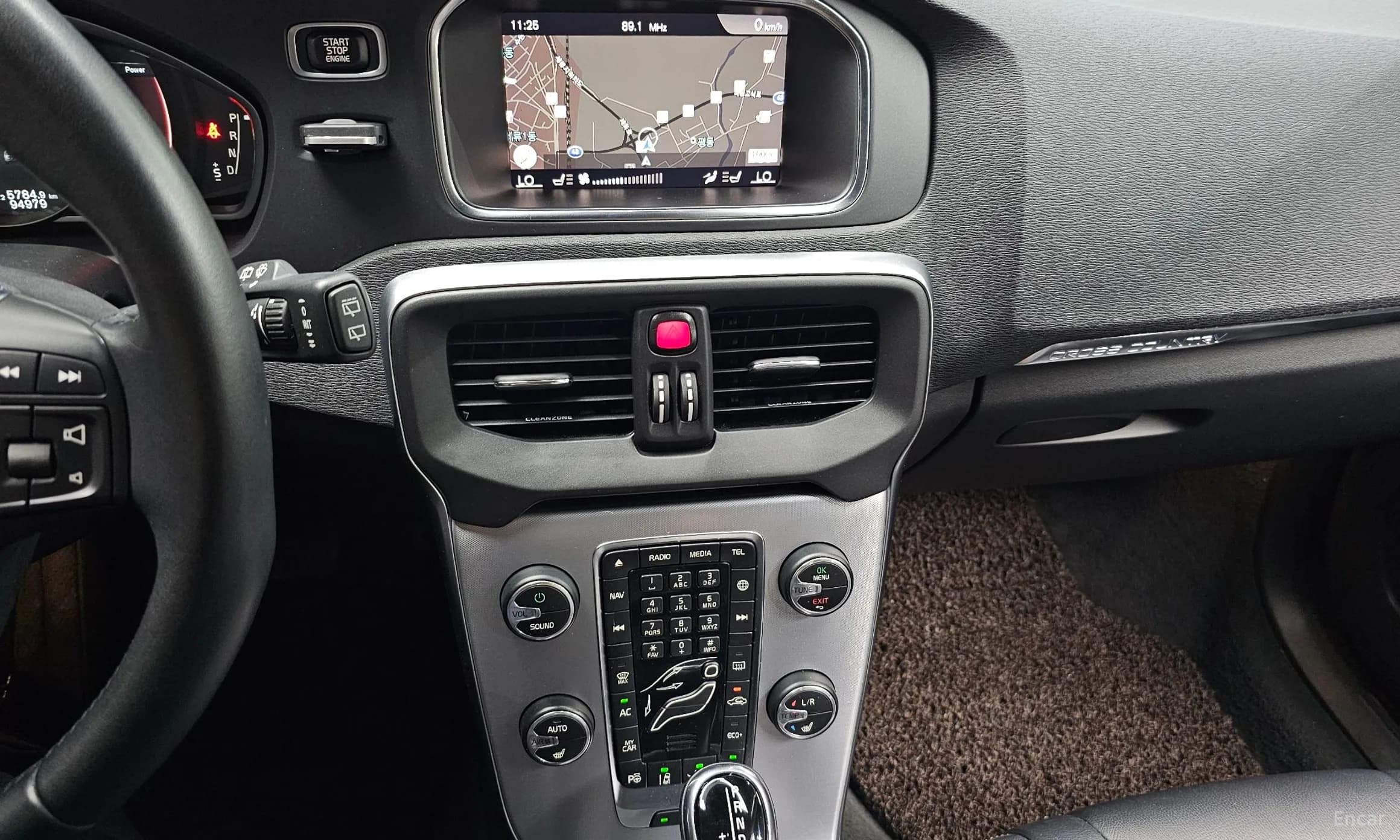 V40 Cross Country