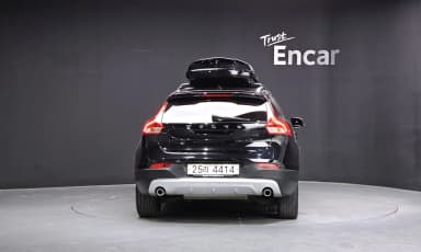 V40 Cross Country