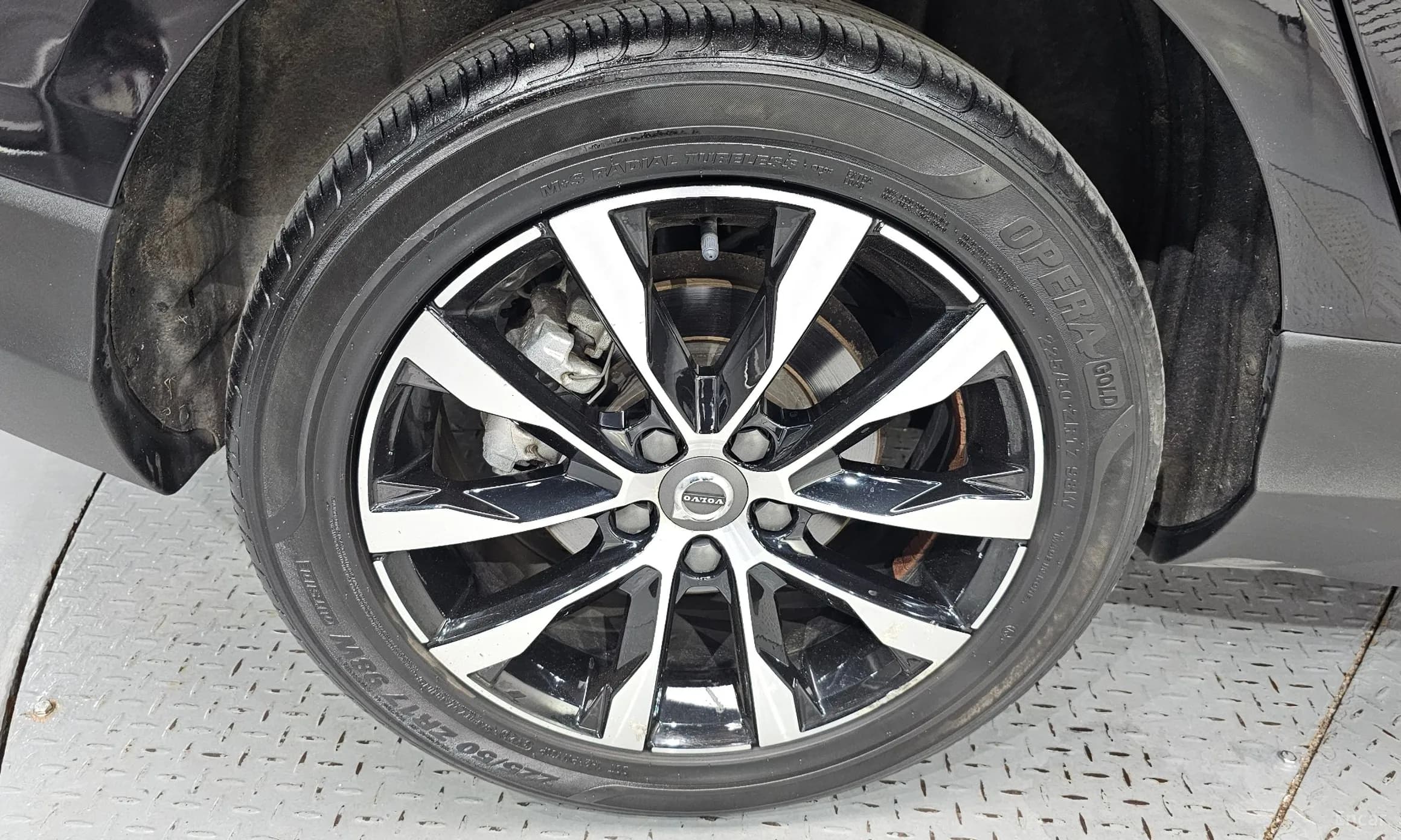 V40 Cross Country
