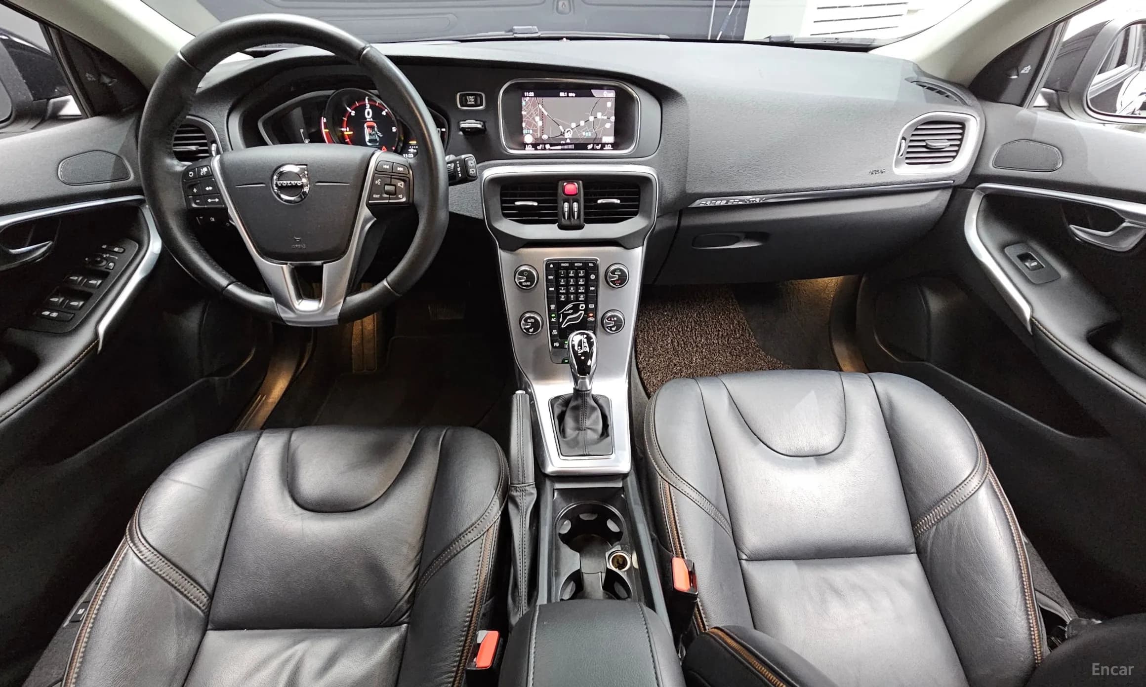 V40 Cross Country