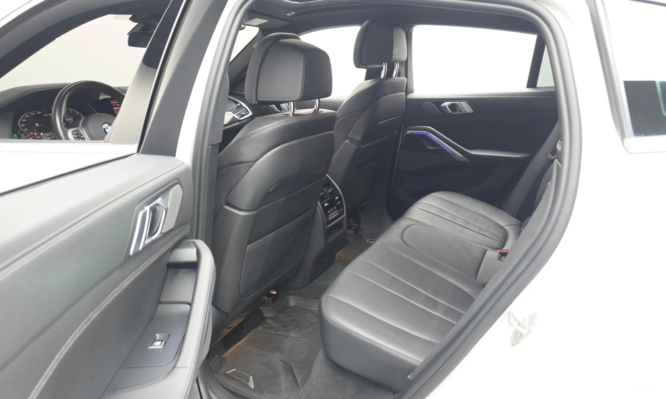 X6 (G06)