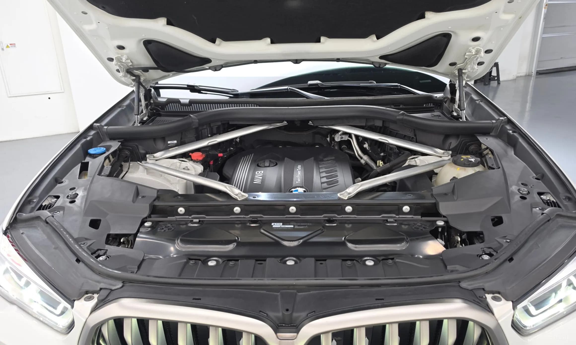 X6 (G06)