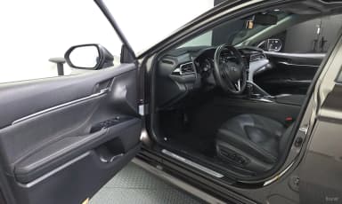 Camry (XV70)