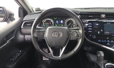 Camry (XV70)