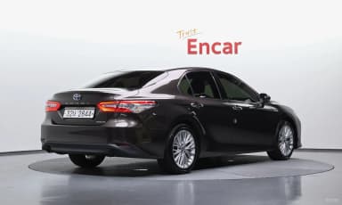 Camry (XV70)