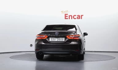 Camry (XV70)