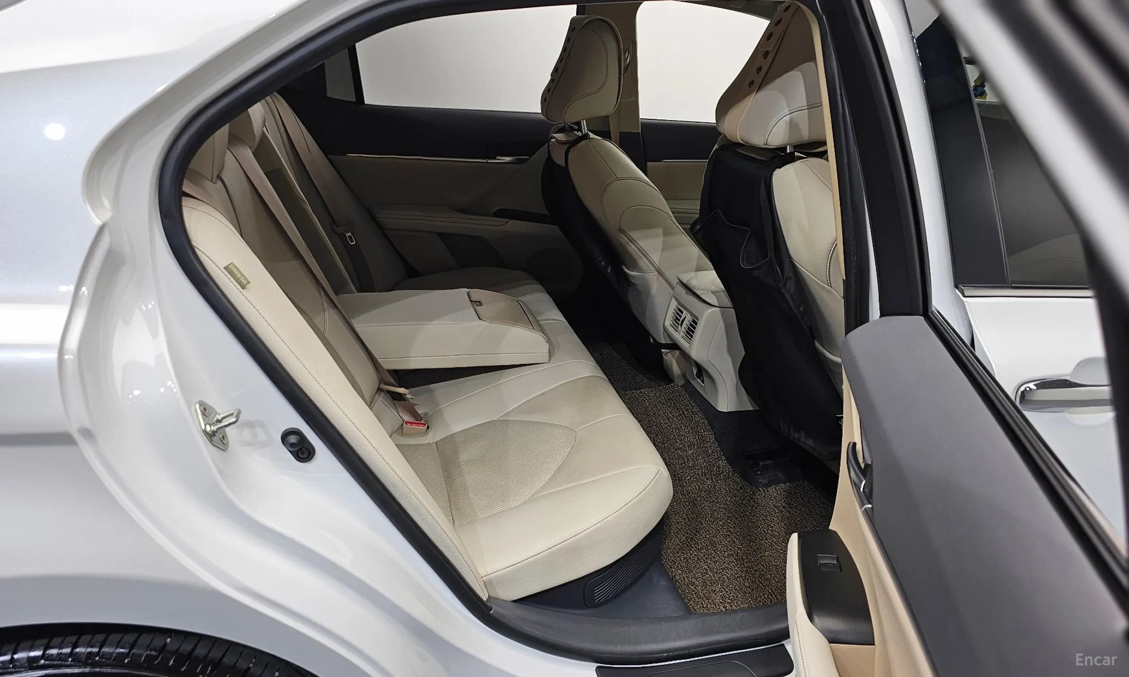 Camry (XV70)