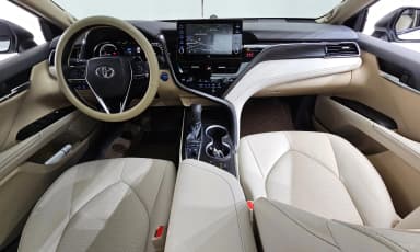 Camry (XV70)