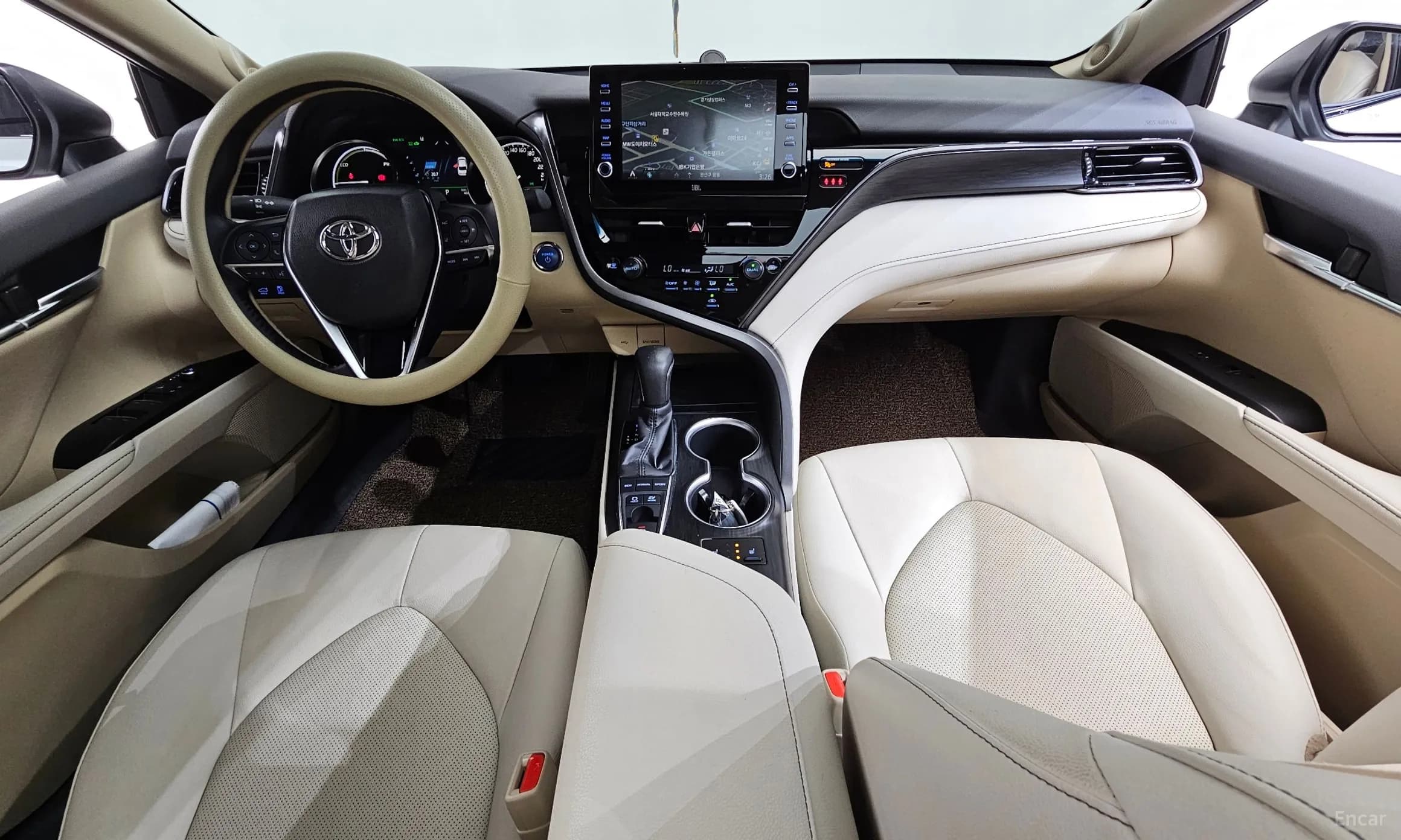 Camry (XV70)