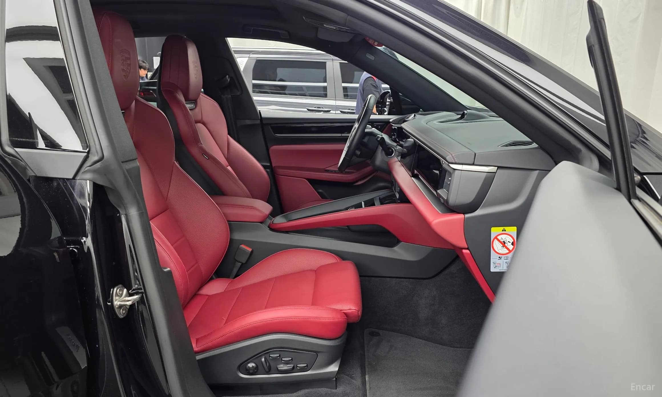 Macan EV