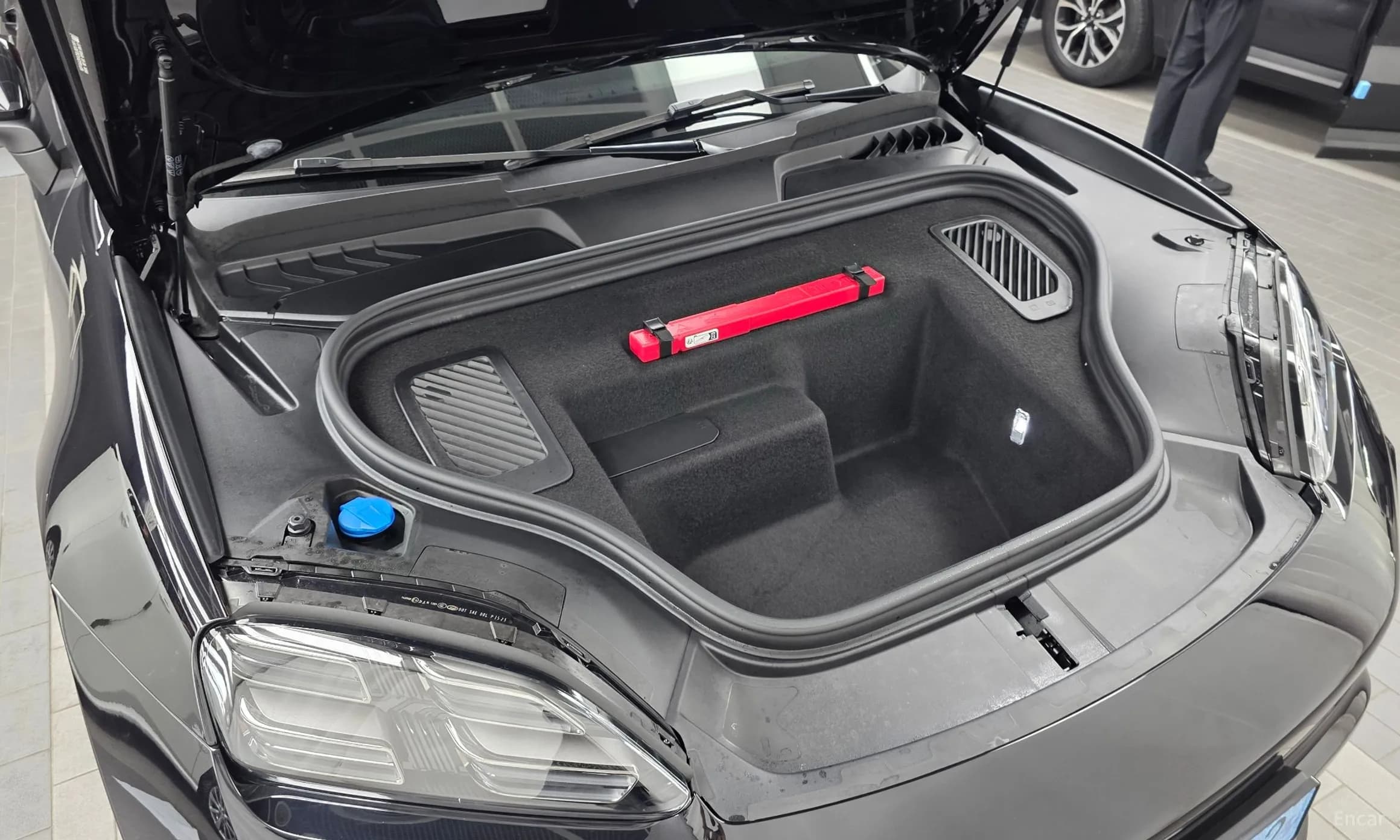 Macan EV
