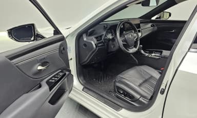 ES300h 7th Generation